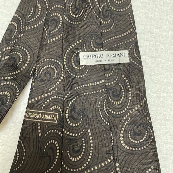 Giorgio Armani Dark Brown 100% Silk Tie—MCM-Contemporary Design—Great!! EUC - Picture 8 of 10